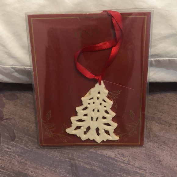 Lenox pierced Christmas tree charm ornament. Great condition, beautiful piece. - Picture 4 of 4